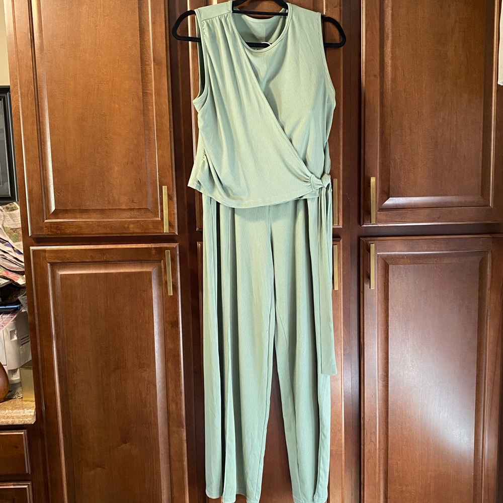 Elegant Sleeveless Sage Green 2 Piece Set XL
